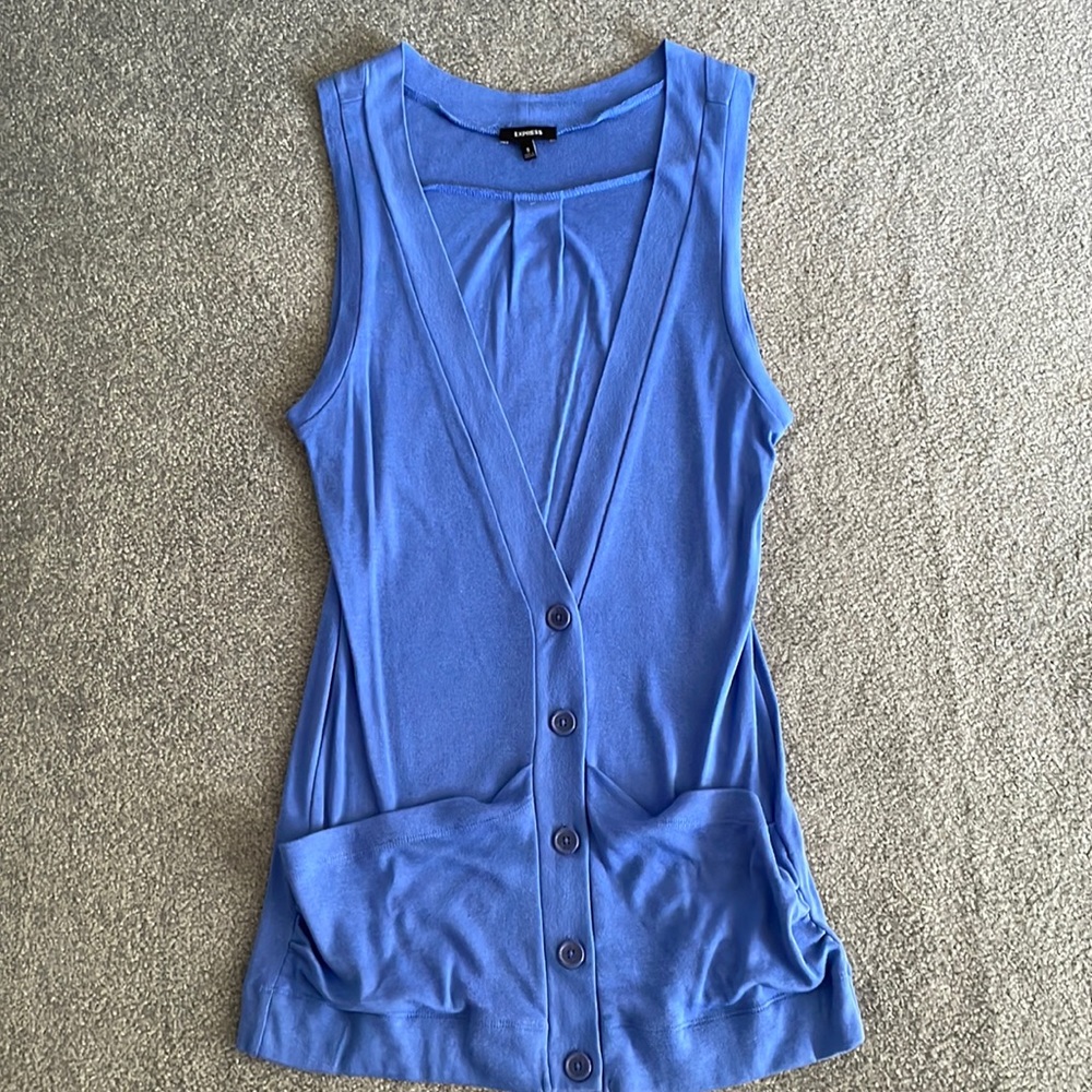 Long sleeveless vest/sweater
